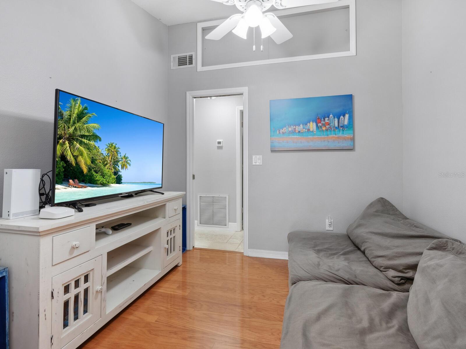 Image 39 of 73 For 221 Lychee Road