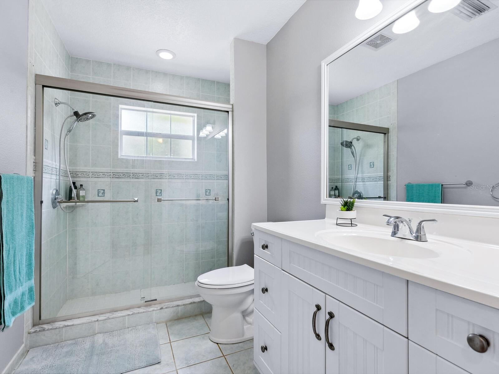 Image 42 of 73 For 221 Lychee Road