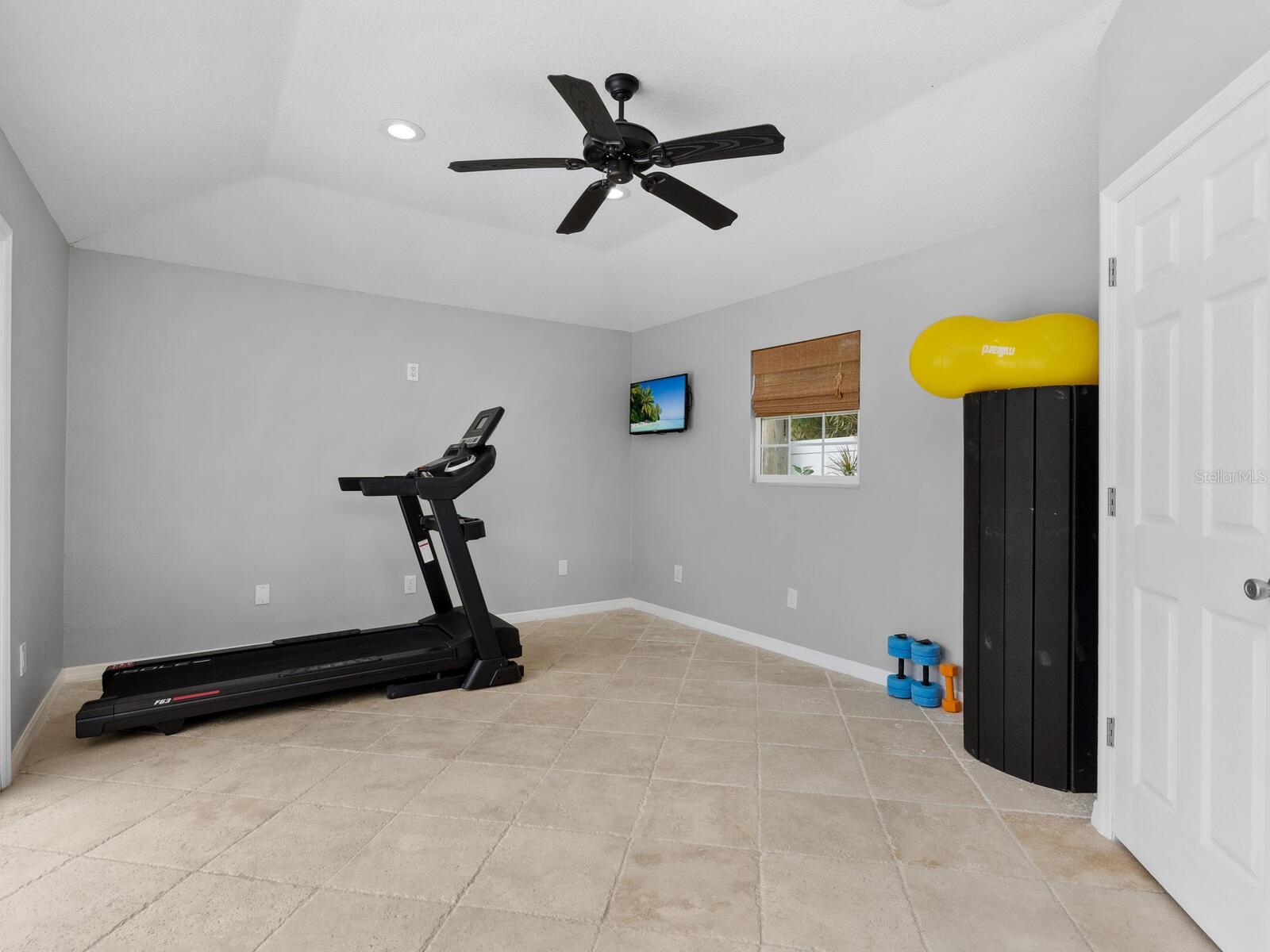 Image 44 of 73 For 221 Lychee Road