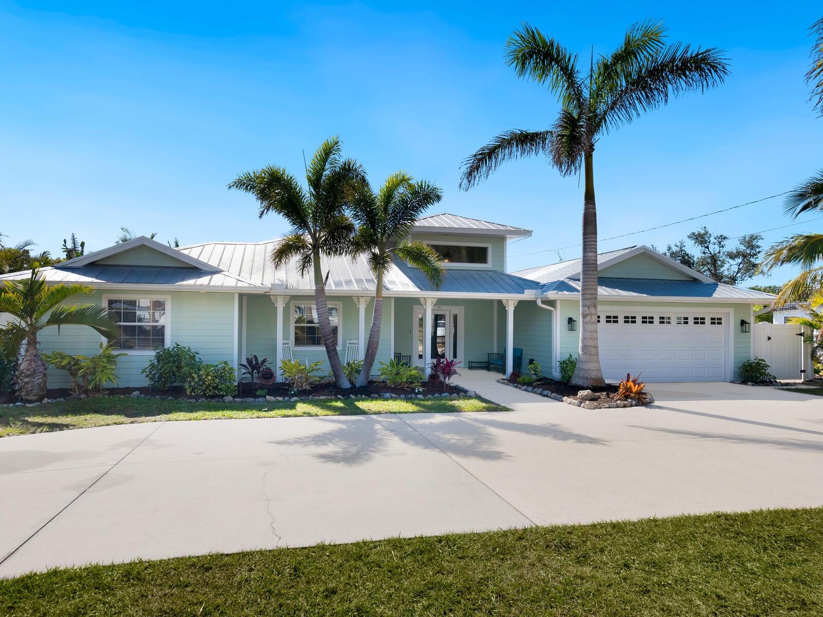 Image 8 of 73 For 221 Lychee Road