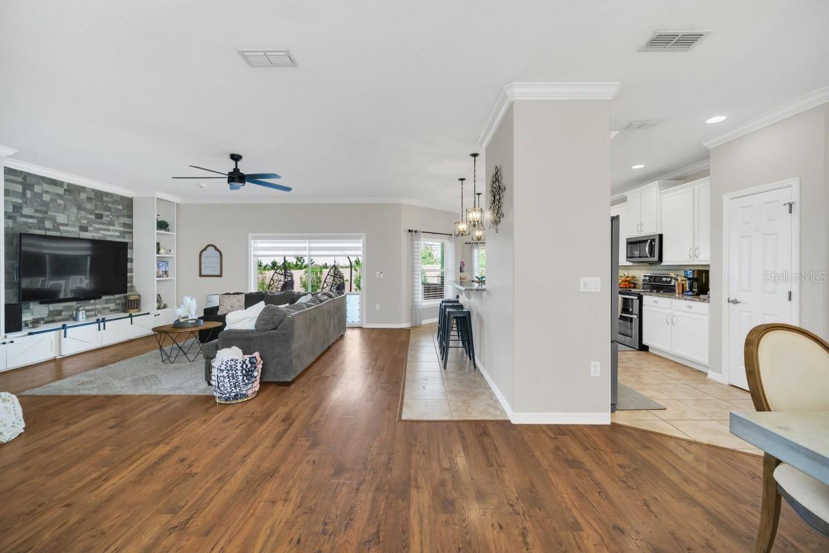 Image 11 of 41 For 9420 Ivywood Street