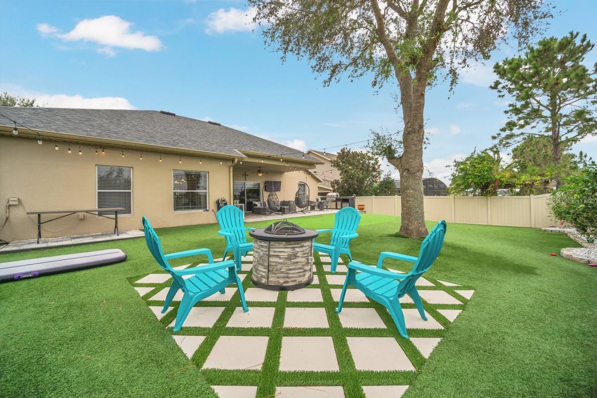 Image 32 of 41 For 9420 Ivywood Street