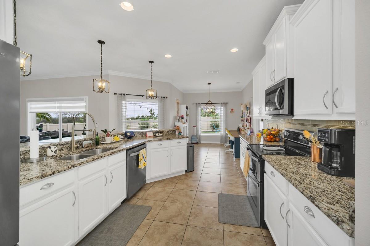 Image 33 of 41 For 9420 Ivywood Street