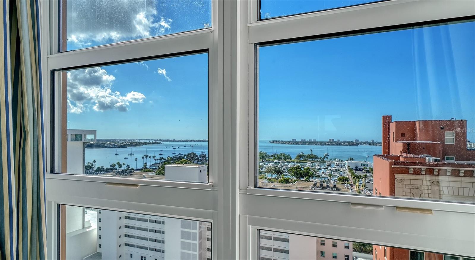 Image 26 of 78 For 1350 Main Street 1208