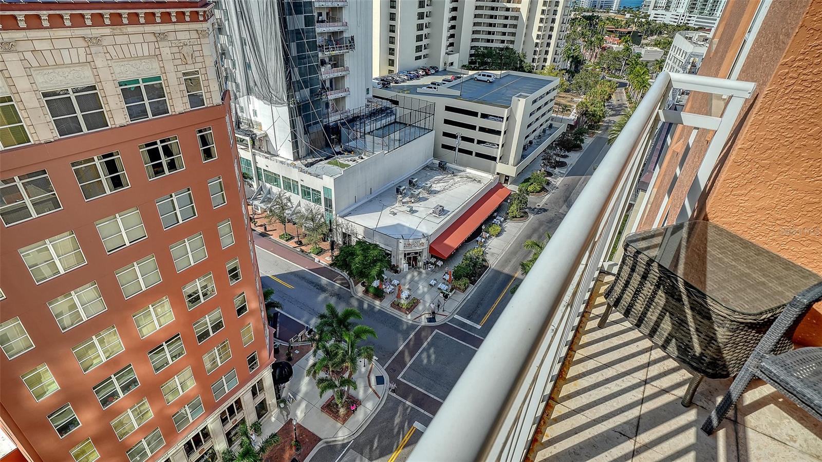 Image 7 of 78 For 1350 Main Street 1208