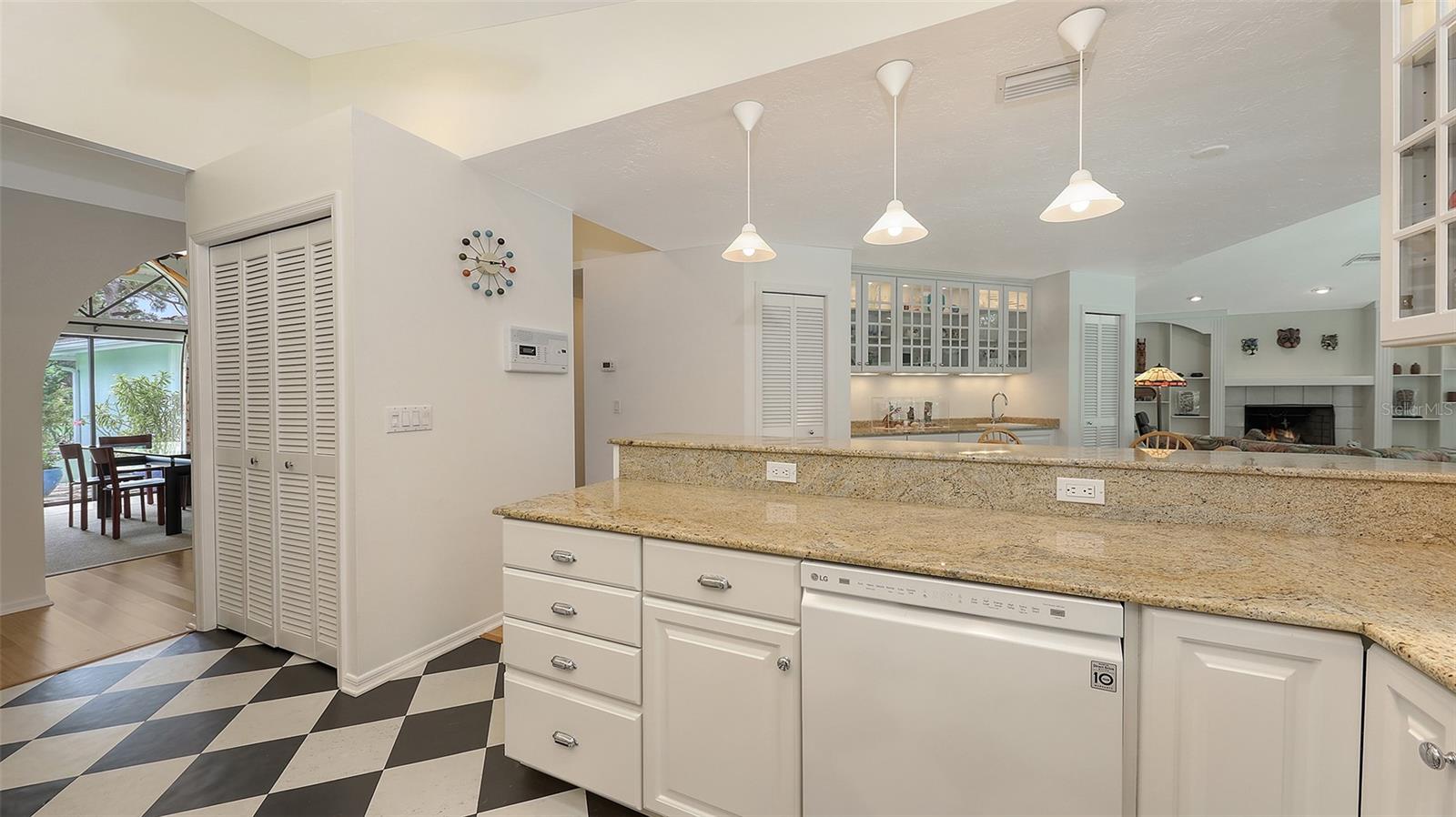 Image 21 of 76 For 7604 Weeping Willow Circle