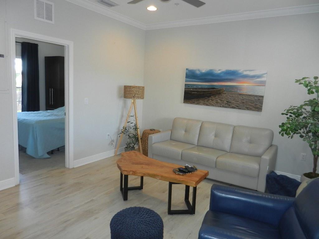 Image 10 of 58 For 6732 Sarasea Circle 104c