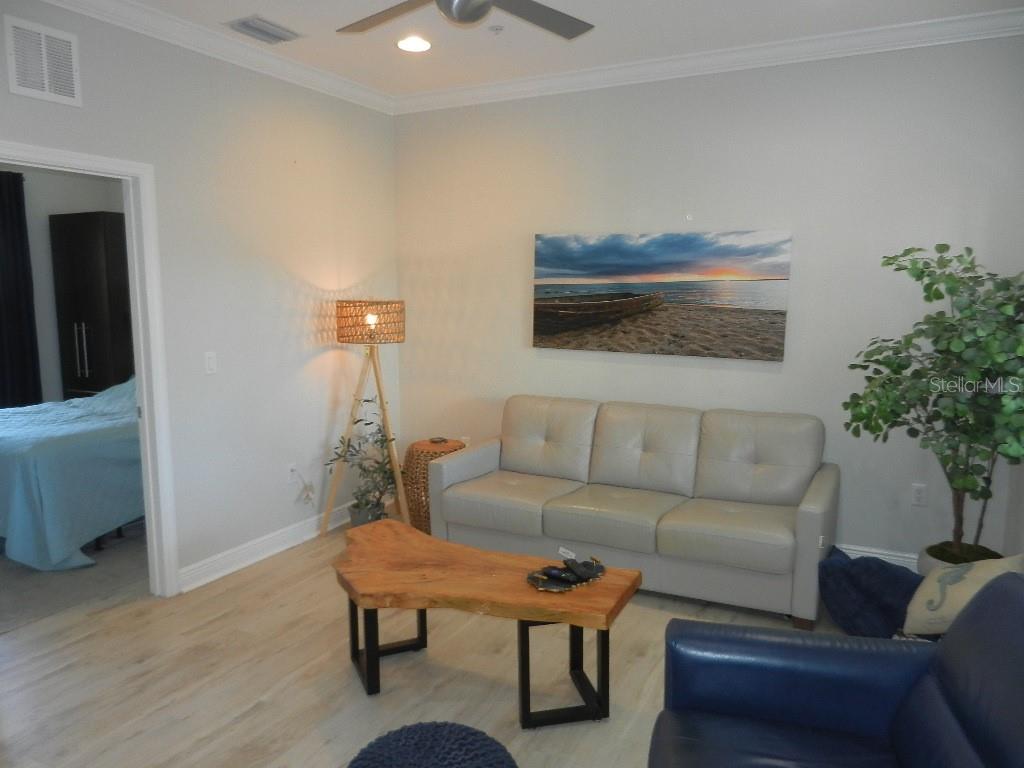 Image 15 of 58 For 6732 Sarasea Circle 104c