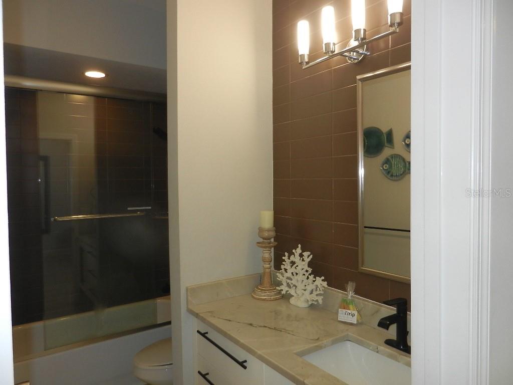 Image 16 of 58 For 6732 Sarasea Circle 104c