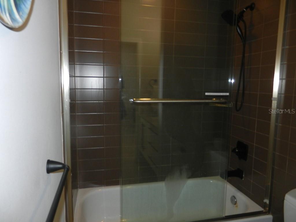 Image 17 of 58 For 6732 Sarasea Circle 104c