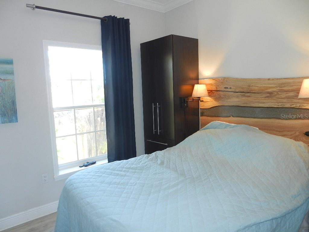 Image 20 of 58 For 6732 Sarasea Circle 104c