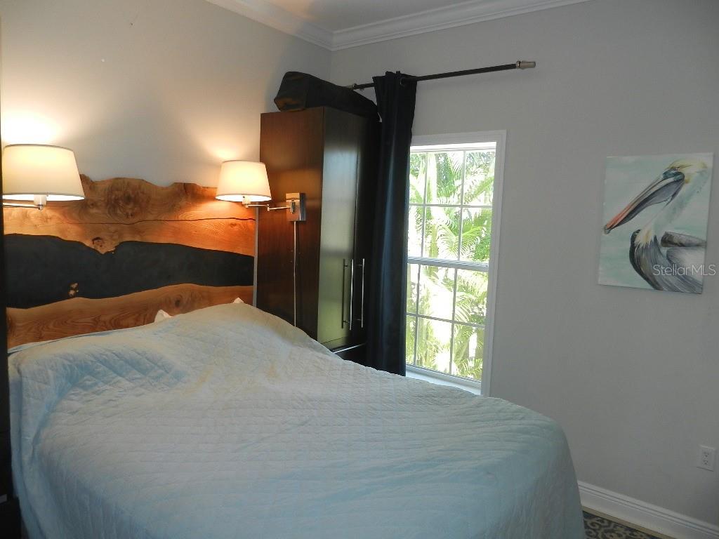 Image 21 of 58 For 6732 Sarasea Circle 104c