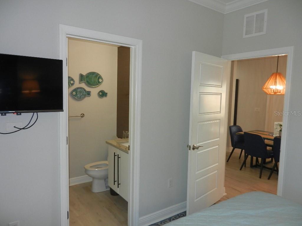 Image 23 of 58 For 6732 Sarasea Circle 104c