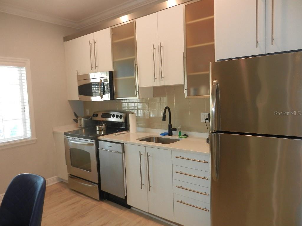 Image 24 of 58 For 6732 Sarasea Circle 104c