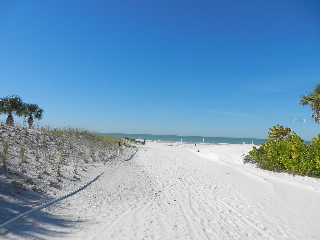 Image 43 of 58 For 6732 Sarasea Circle 104c