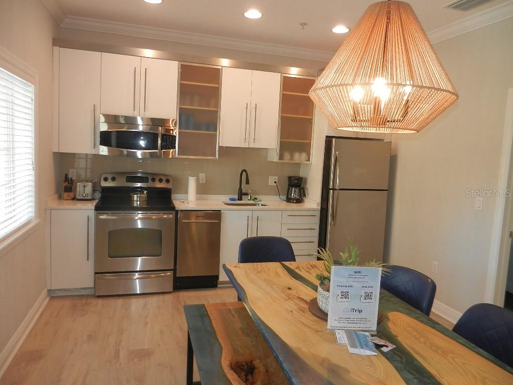 Image 5 of 58 For 6732 Sarasea Circle 104c