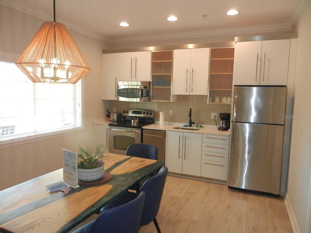 Image 6 of 58 For 6732 Sarasea Circle 104c