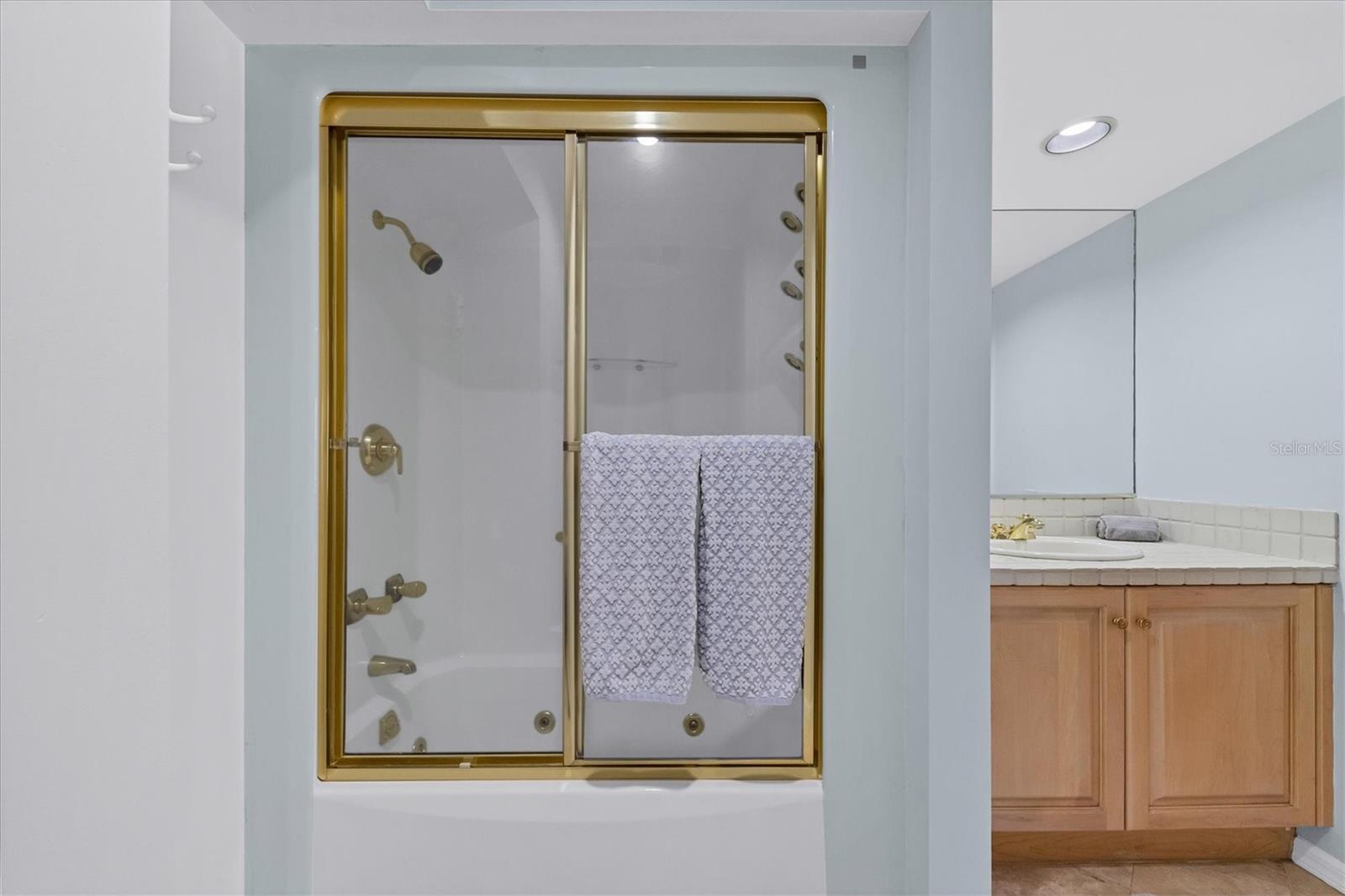 Image 20 of 26 For 3605 54th Drive W 204