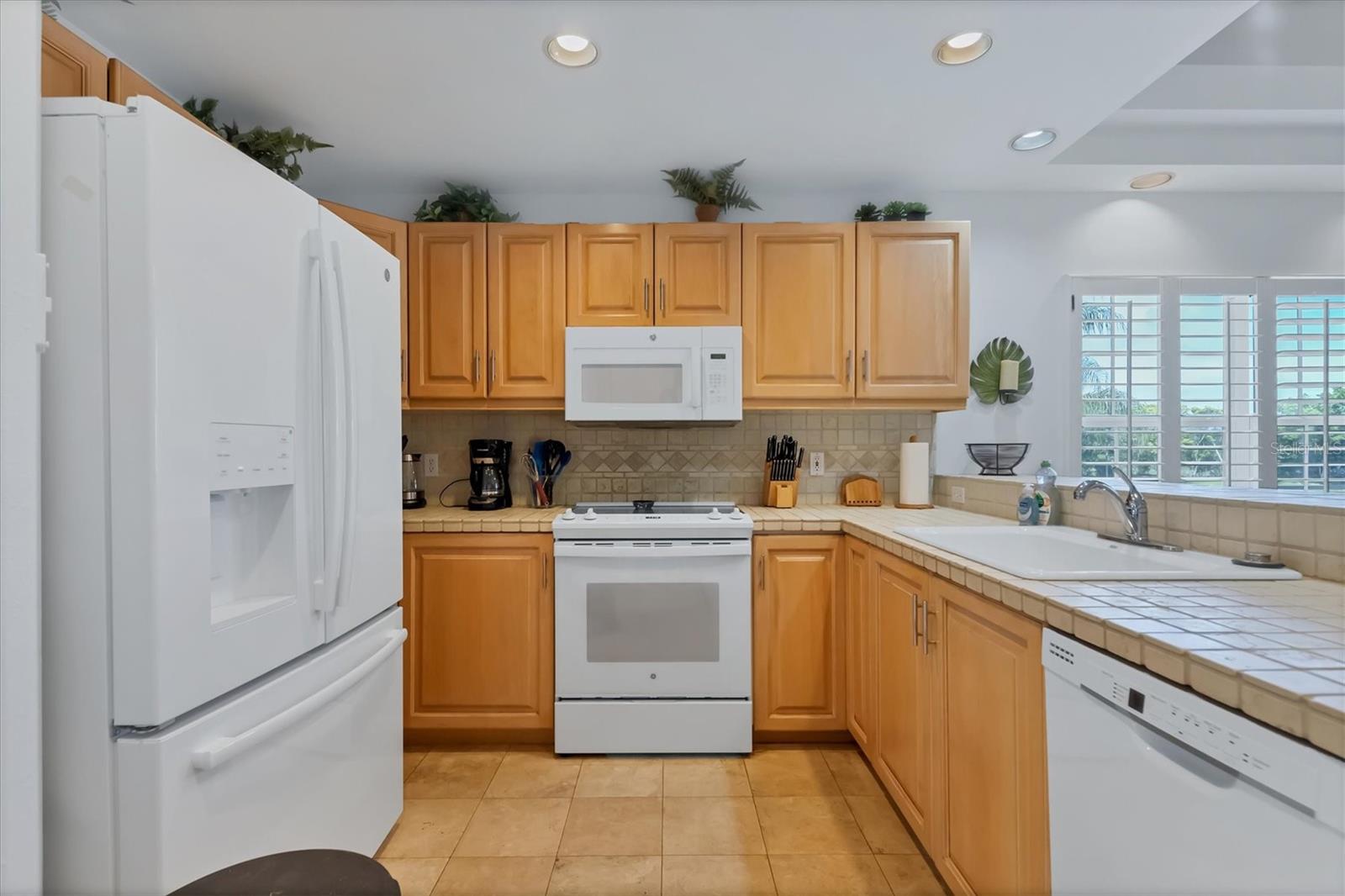 Image 6 of 26 For 3605 54th Drive W 204