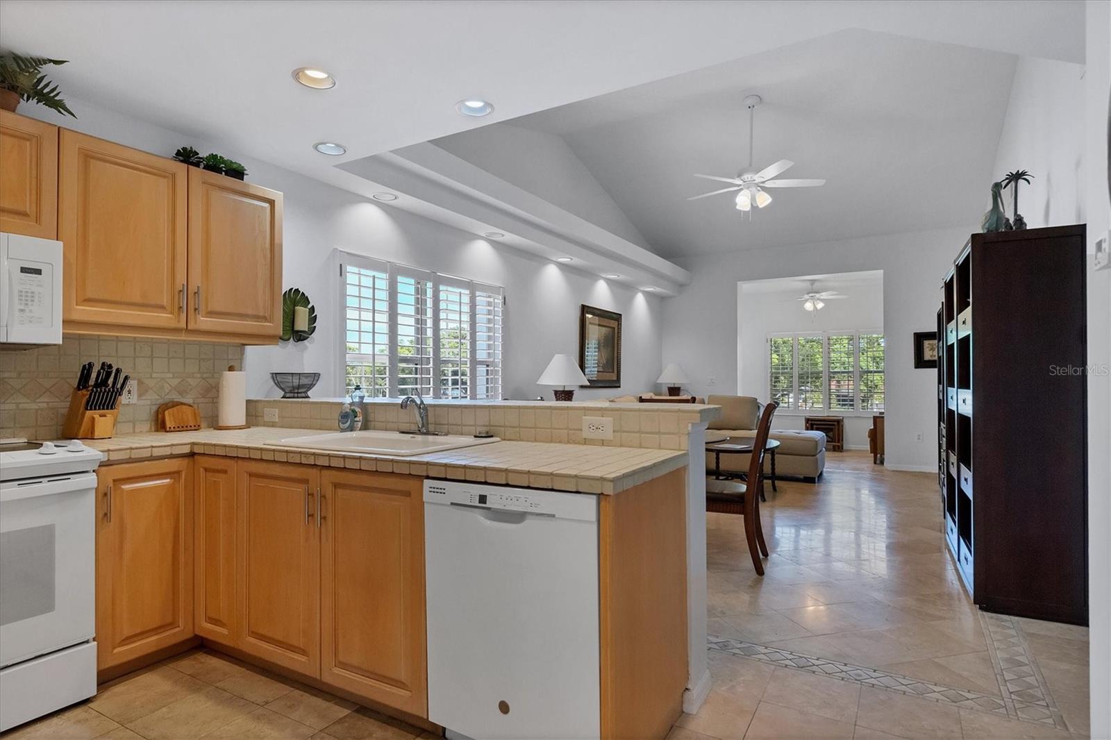 Image 7 of 26 For 3605 54th Drive W 204