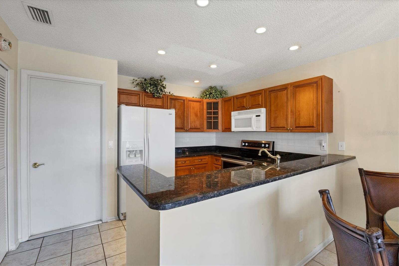 Image 11 of 26 For 4184 Oakhurst Circle W 3154