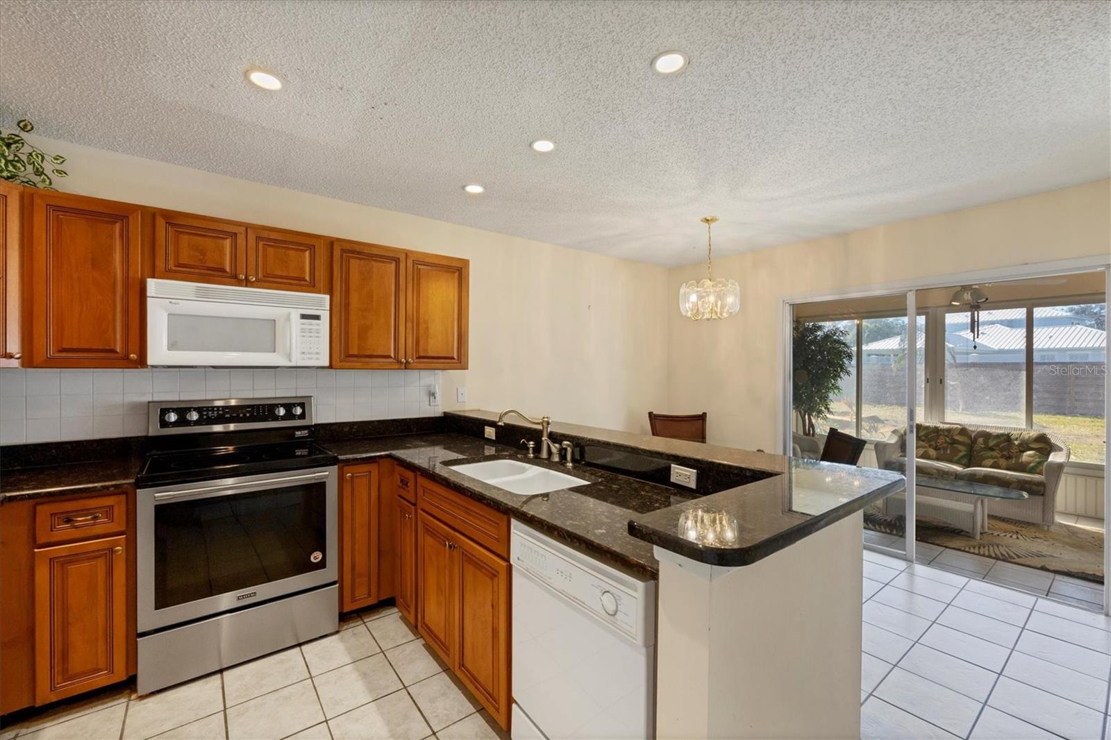 Image 12 of 26 For 4184 Oakhurst Circle W 3154