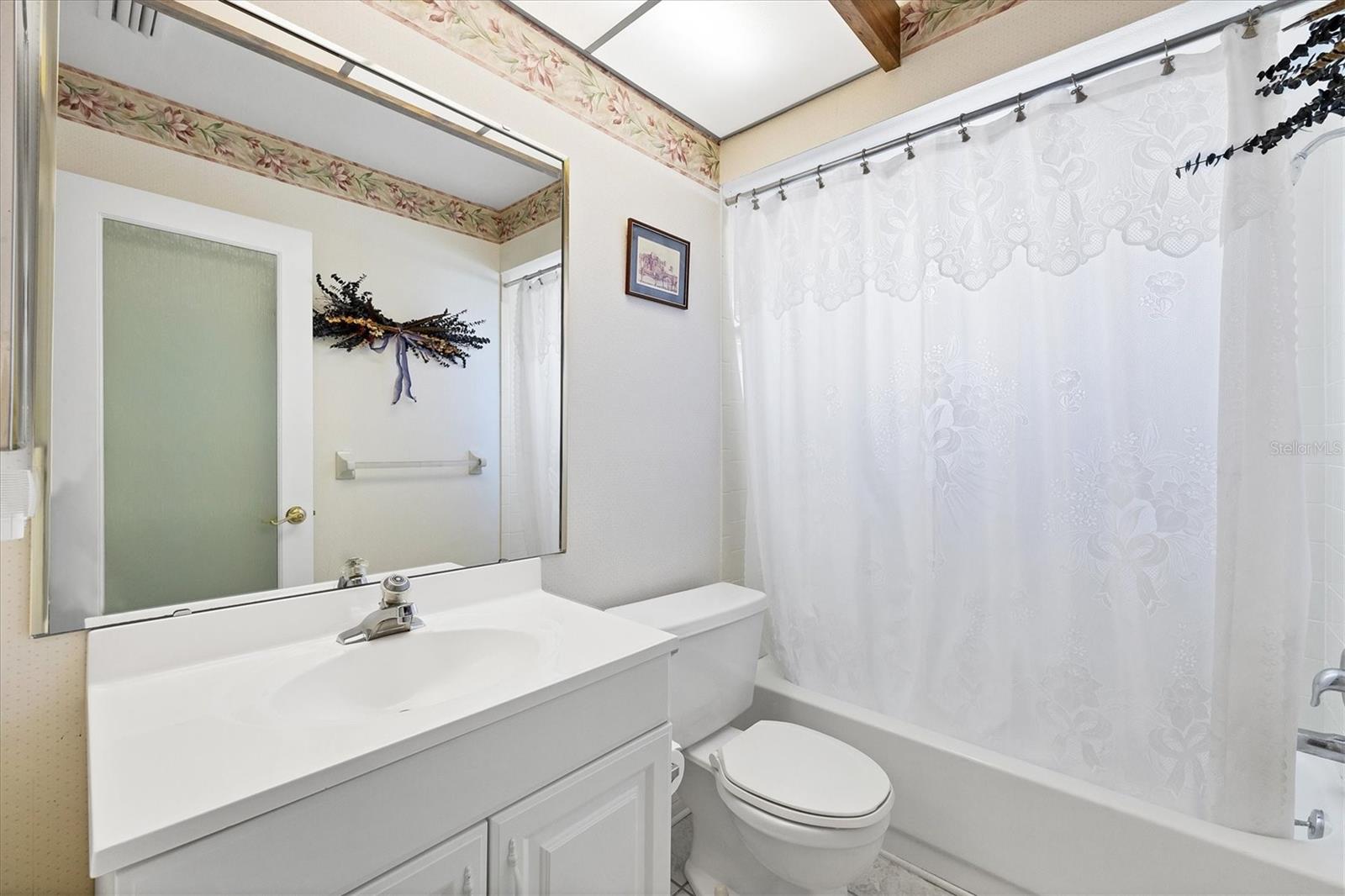 Image 18 of 26 For 4184 Oakhurst Circle W 3154