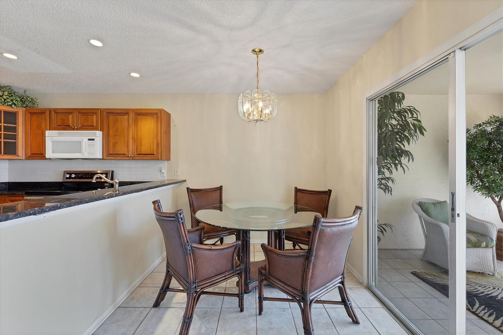 Image 9 of 26 For 4184 Oakhurst Circle W 3154