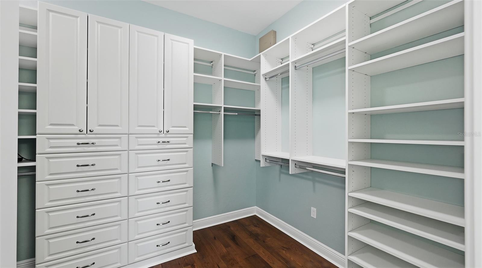 Image 21 of 61 For 5238 Title Row Drive