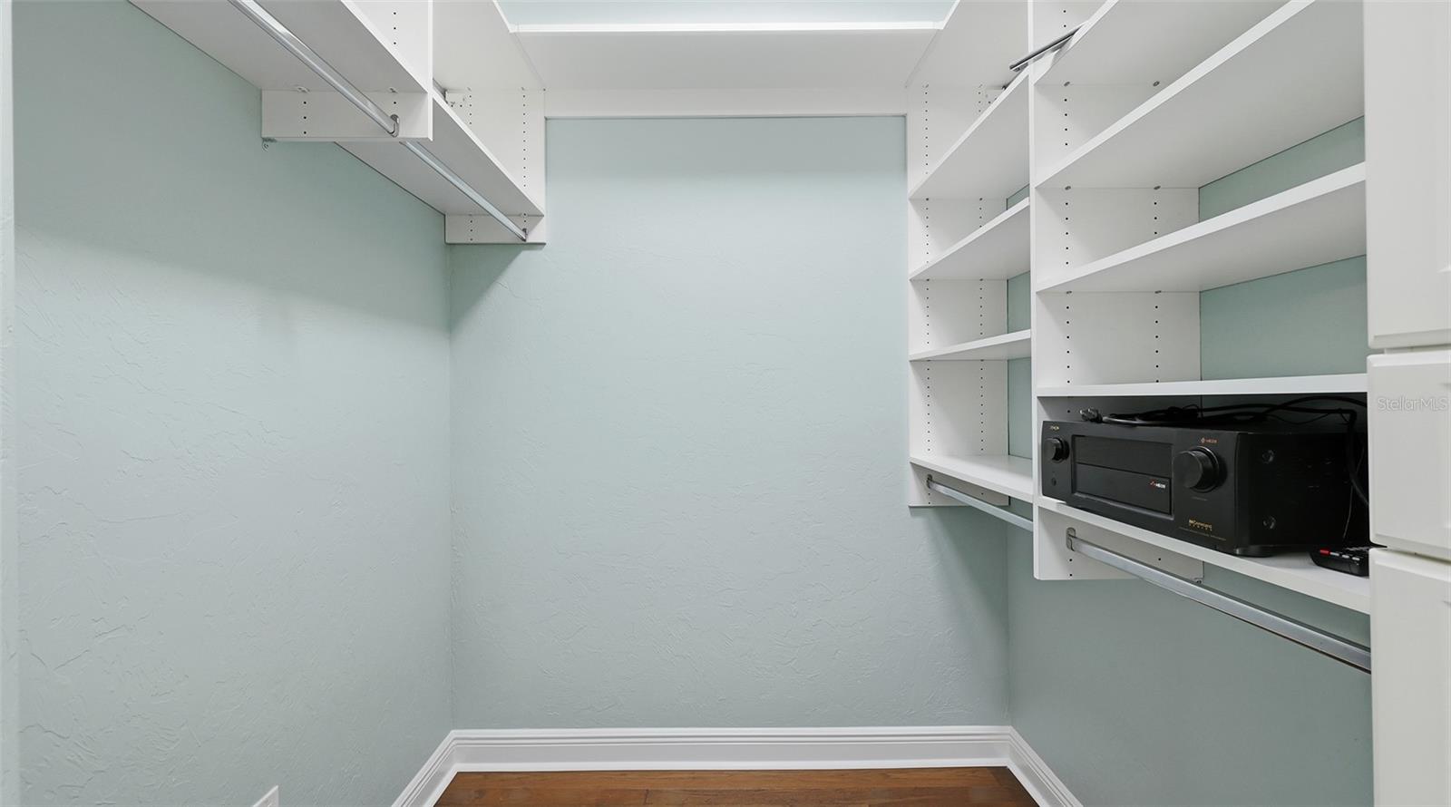 Image 22 of 61 For 5238 Title Row Drive