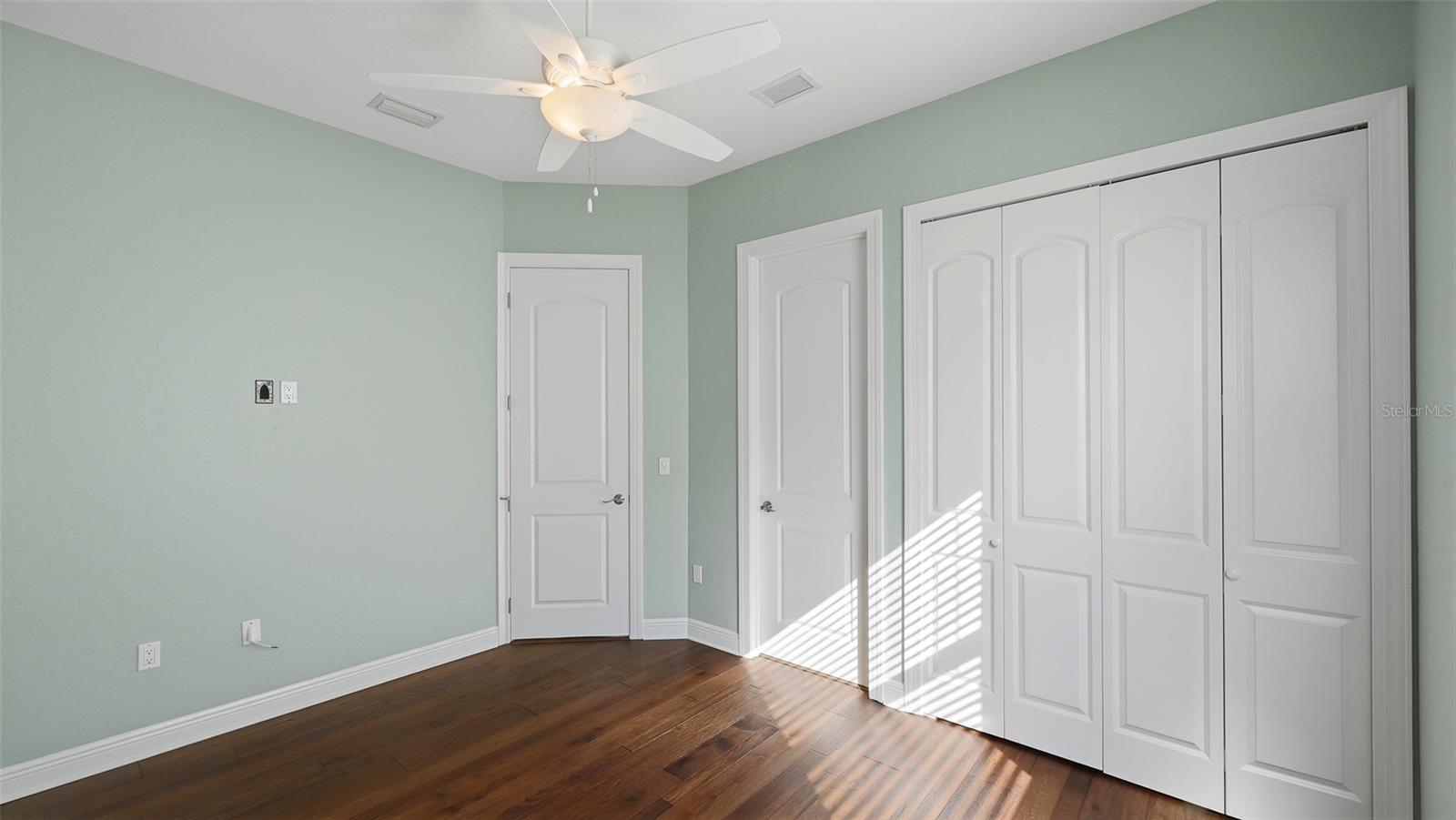 Image 28 of 61 For 5238 Title Row Drive