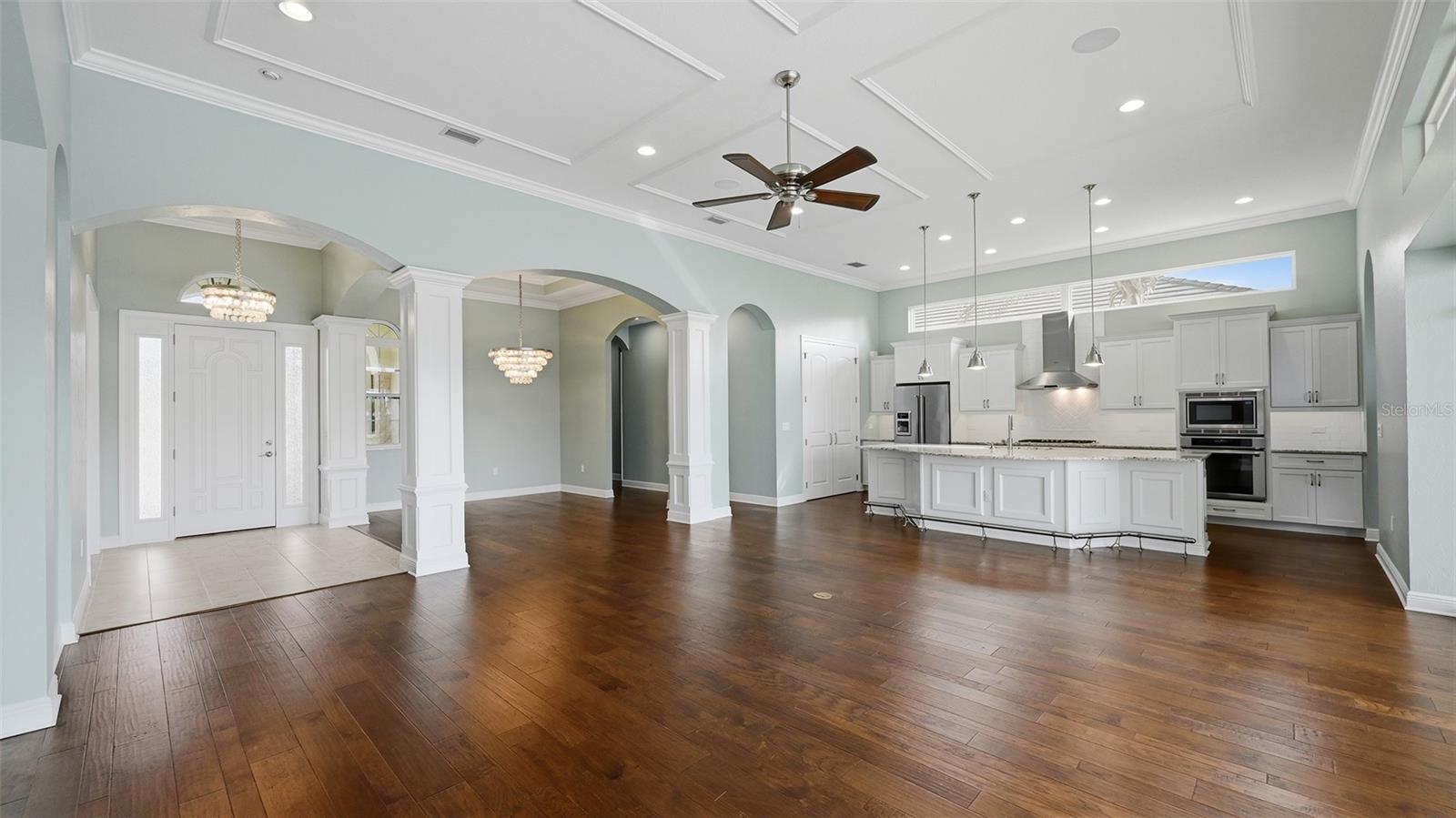 Image 6 of 61 For 5238 Title Row Drive