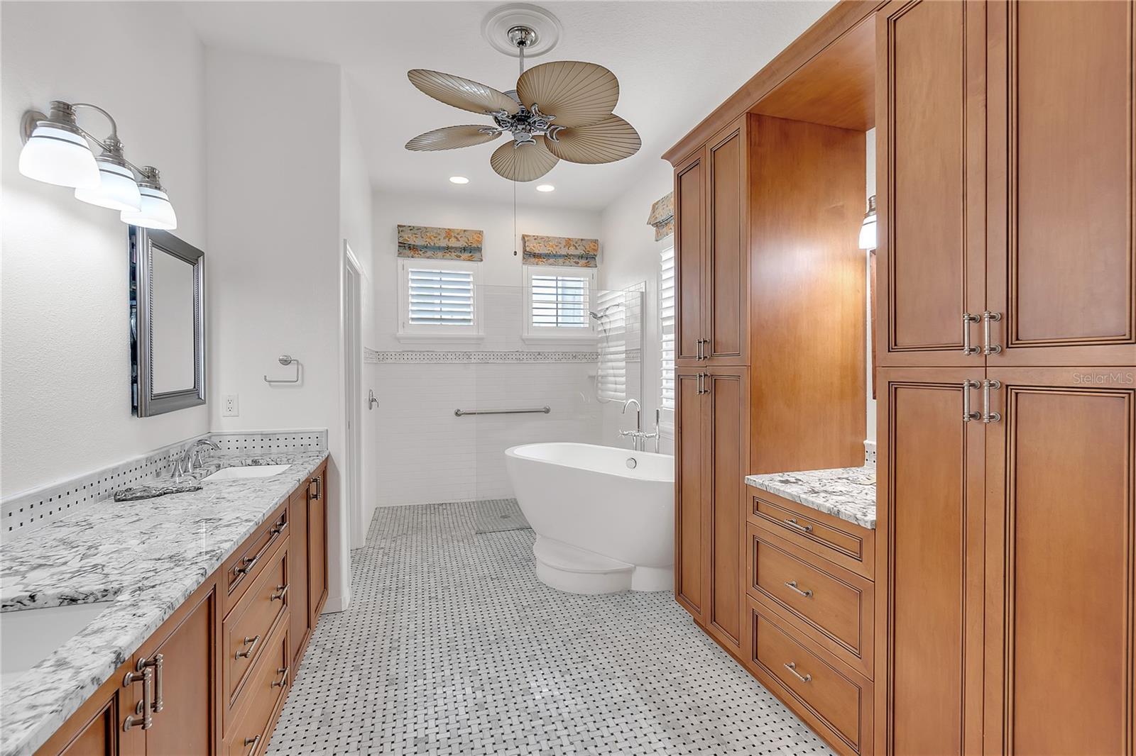 Image 17 of 42 For 4616 Blue Marlin Drive