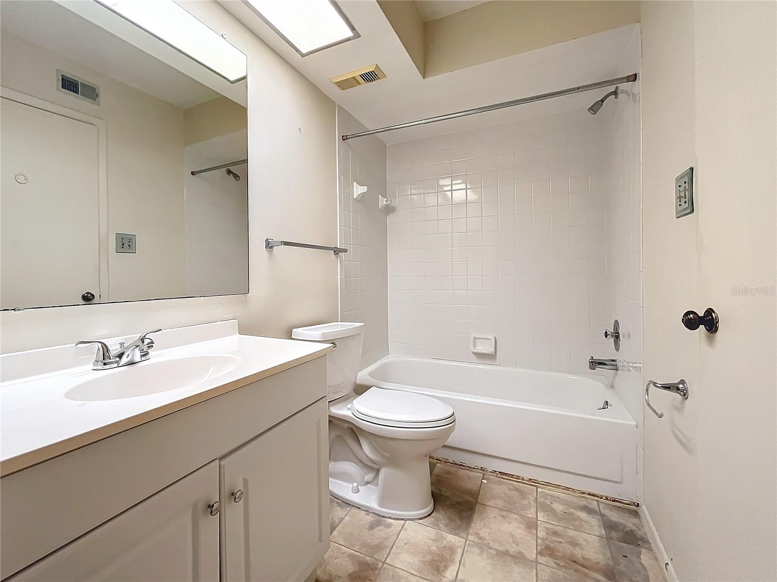 Image 31 of 64 For 2587 Countryside Boulevard 6111