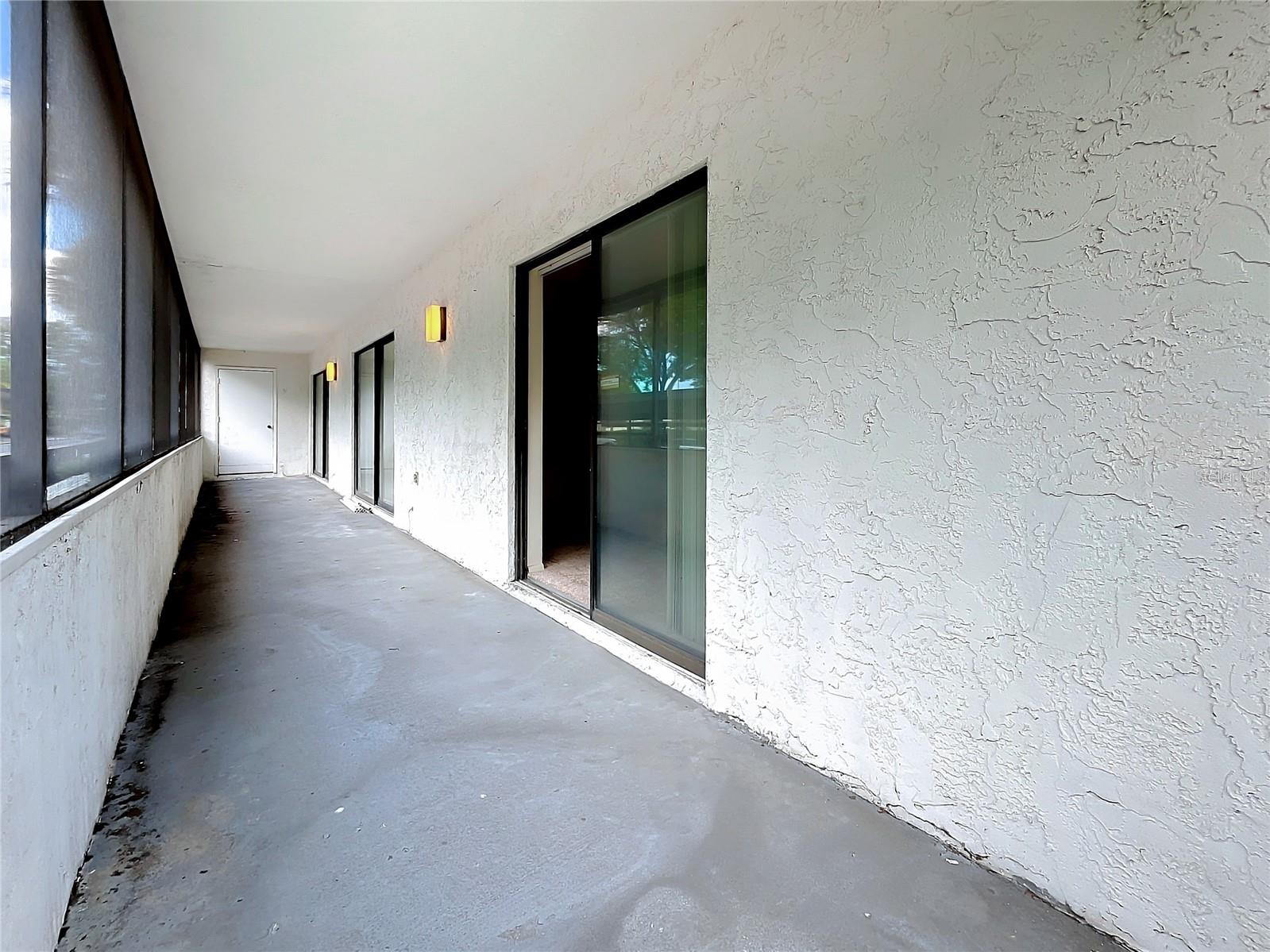 Image 40 of 64 For 2587 Countryside Boulevard 6111