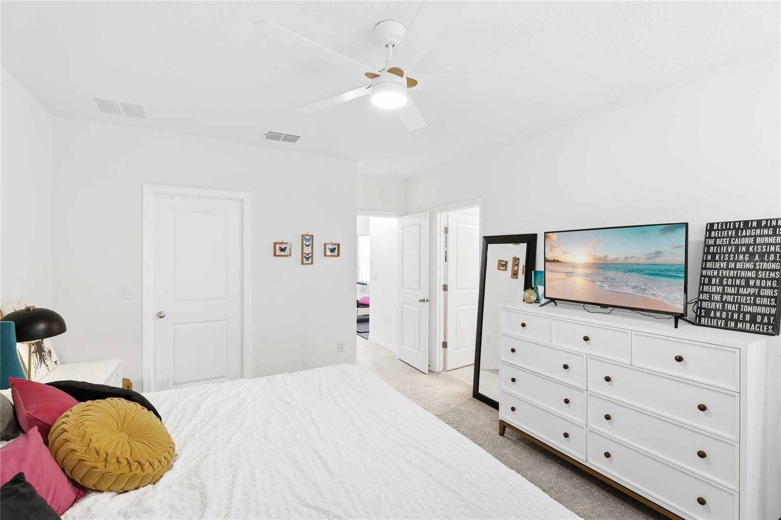 Image 17 of 39 For 3907 Goldheart Boulevard