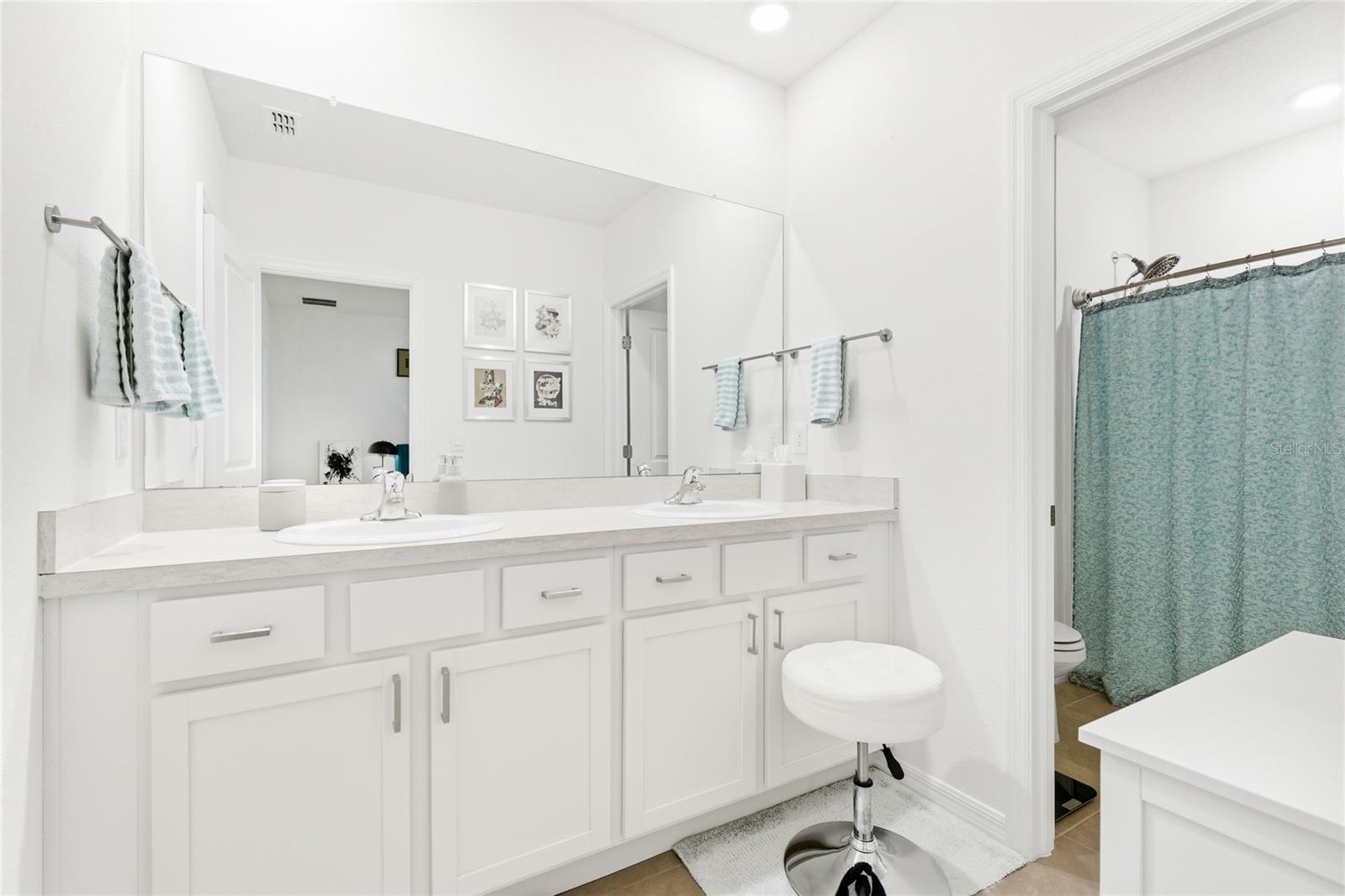 Image 18 of 39 For 3907 Goldheart Boulevard