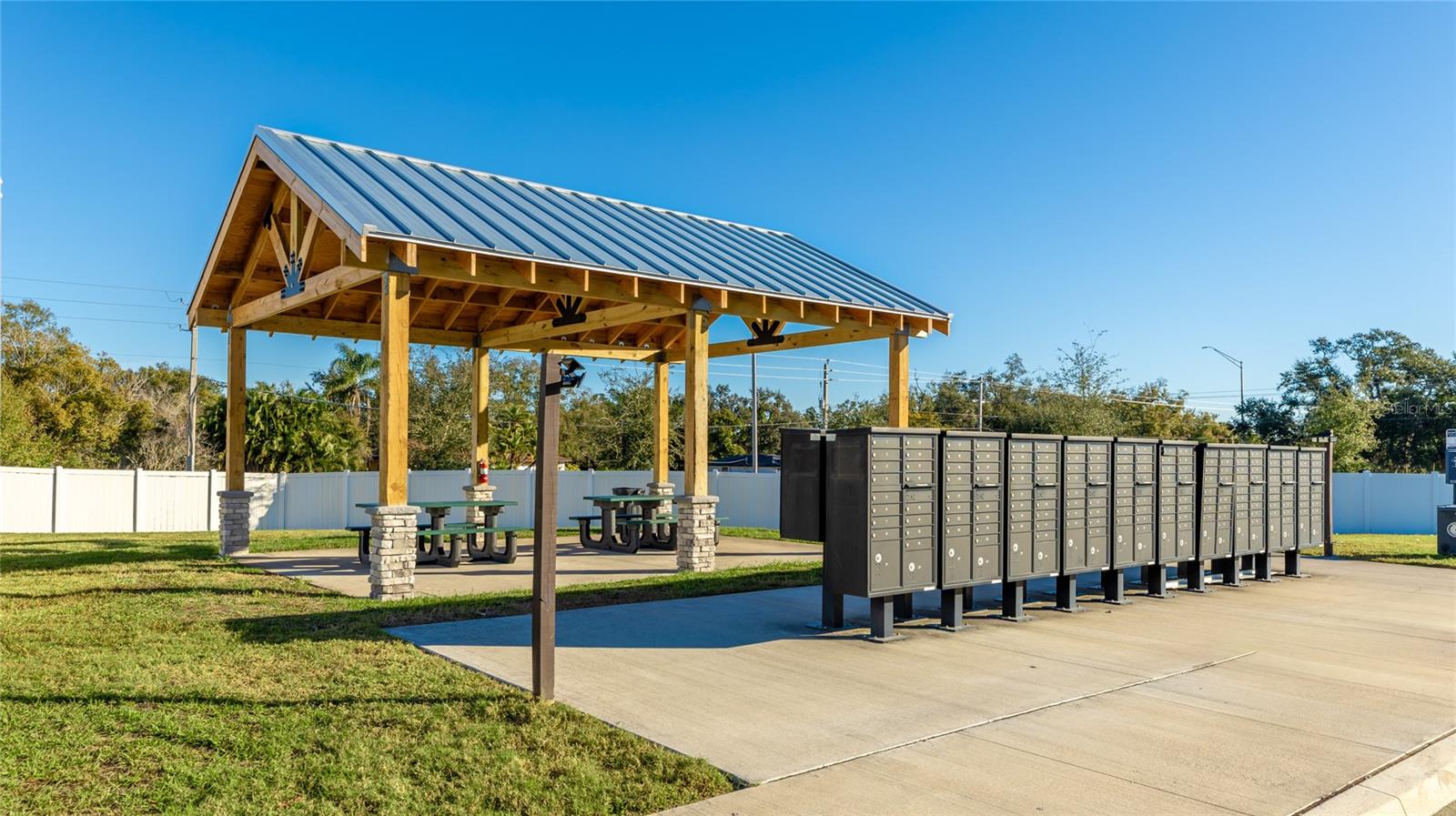 Image 32 of 39 For 3907 Goldheart Boulevard