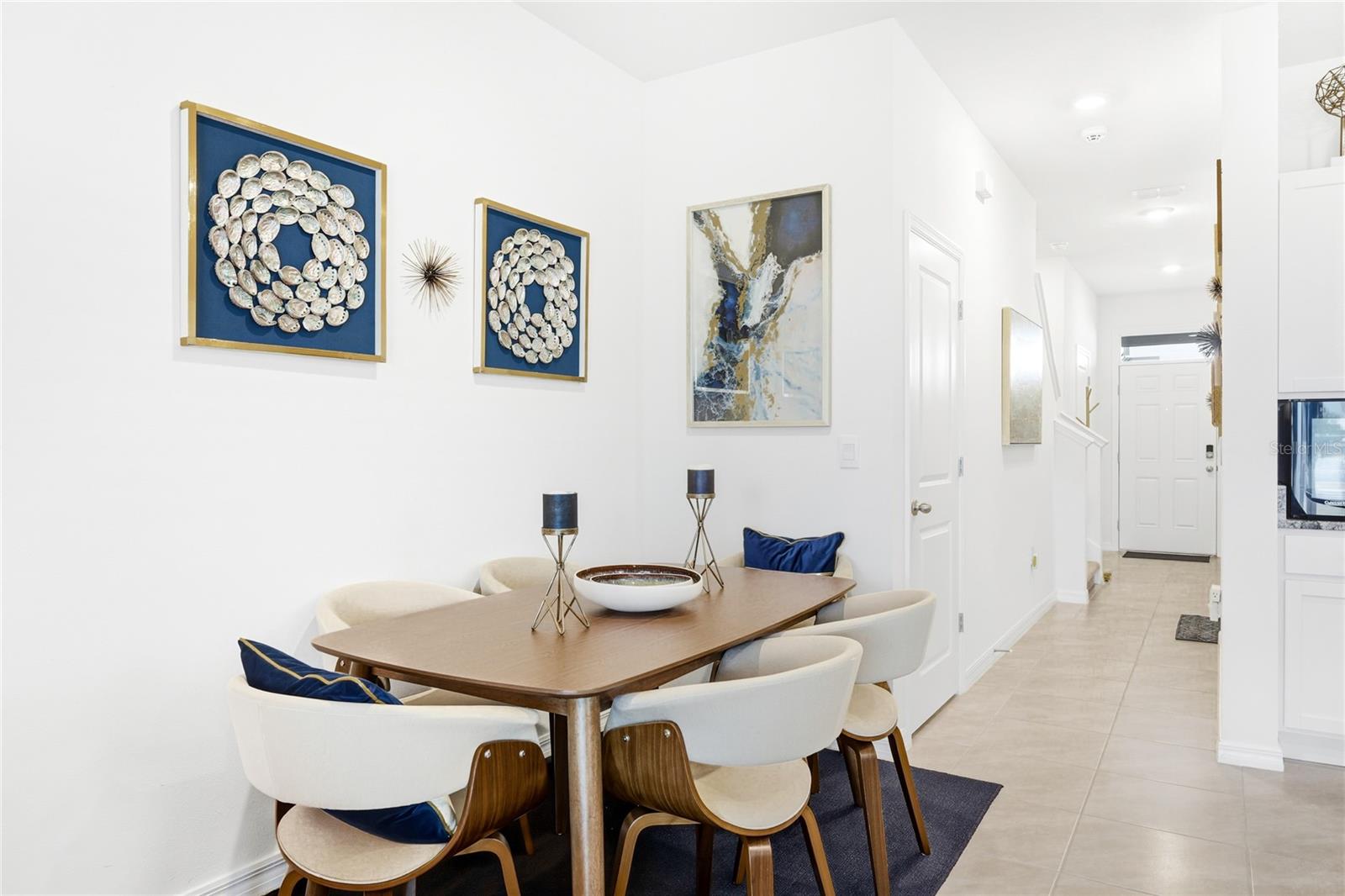 Image 9 of 39 For 3907 Goldheart Boulevard