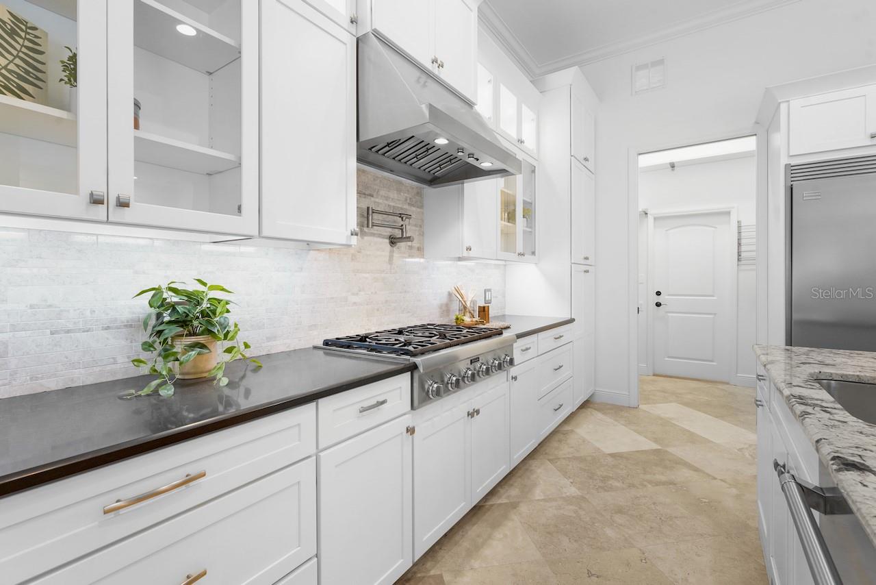 Image 21 of 70 For 7042 Twin Hills Terrace