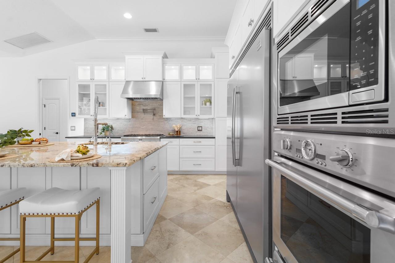 Image 22 of 70 For 7042 Twin Hills Terrace