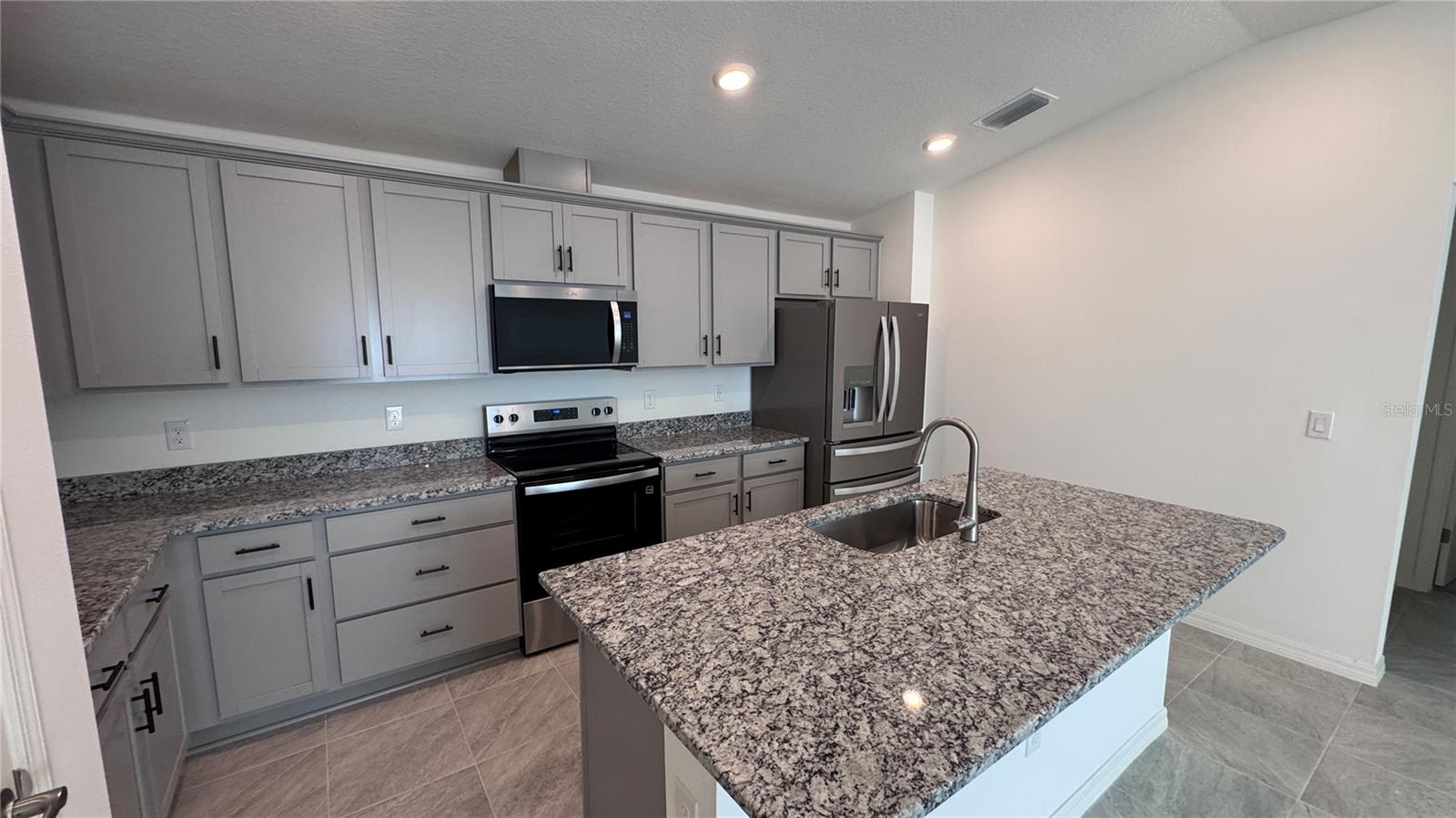 Image 7 of 34 For 3120 Canberra Place