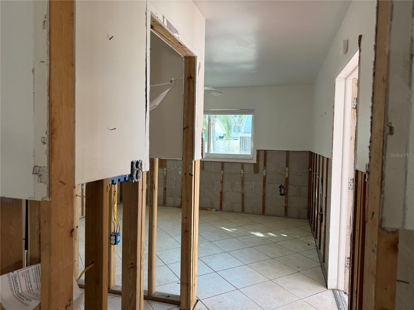 Listing photo id 18 for 2316 Canasta Drive