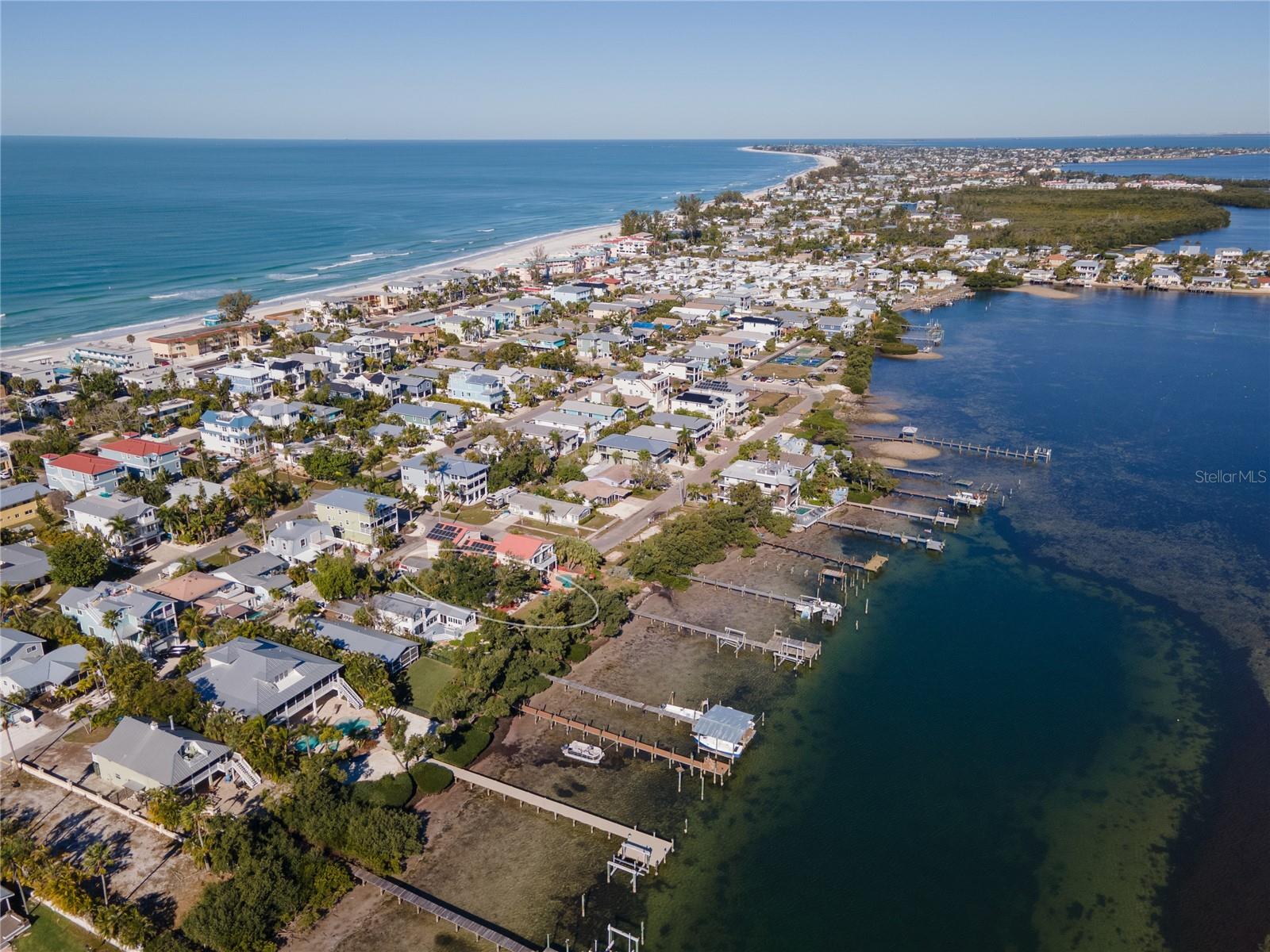 Listing photo id 4 for 2316 Canasta Drive