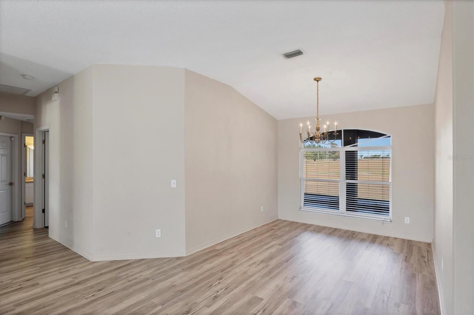 Image 11 of 50 For 24610 State Road 64 E