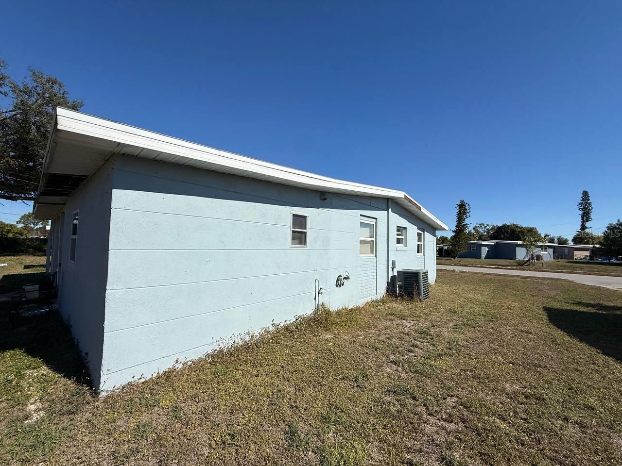 Image 7 of 22 For 3257 Crestwood Drive