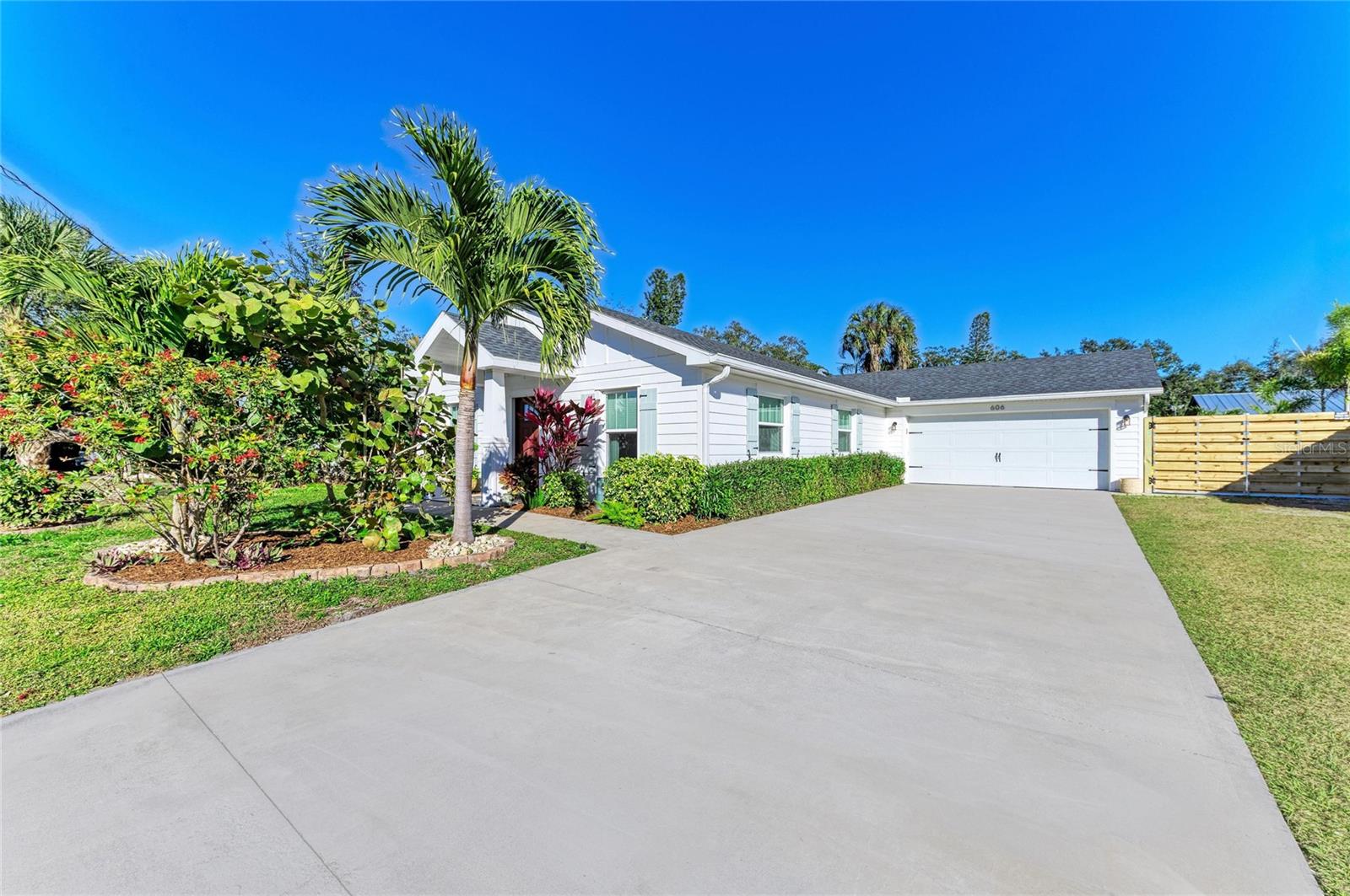 Image 2 of 54 For 606 19th Avenue W