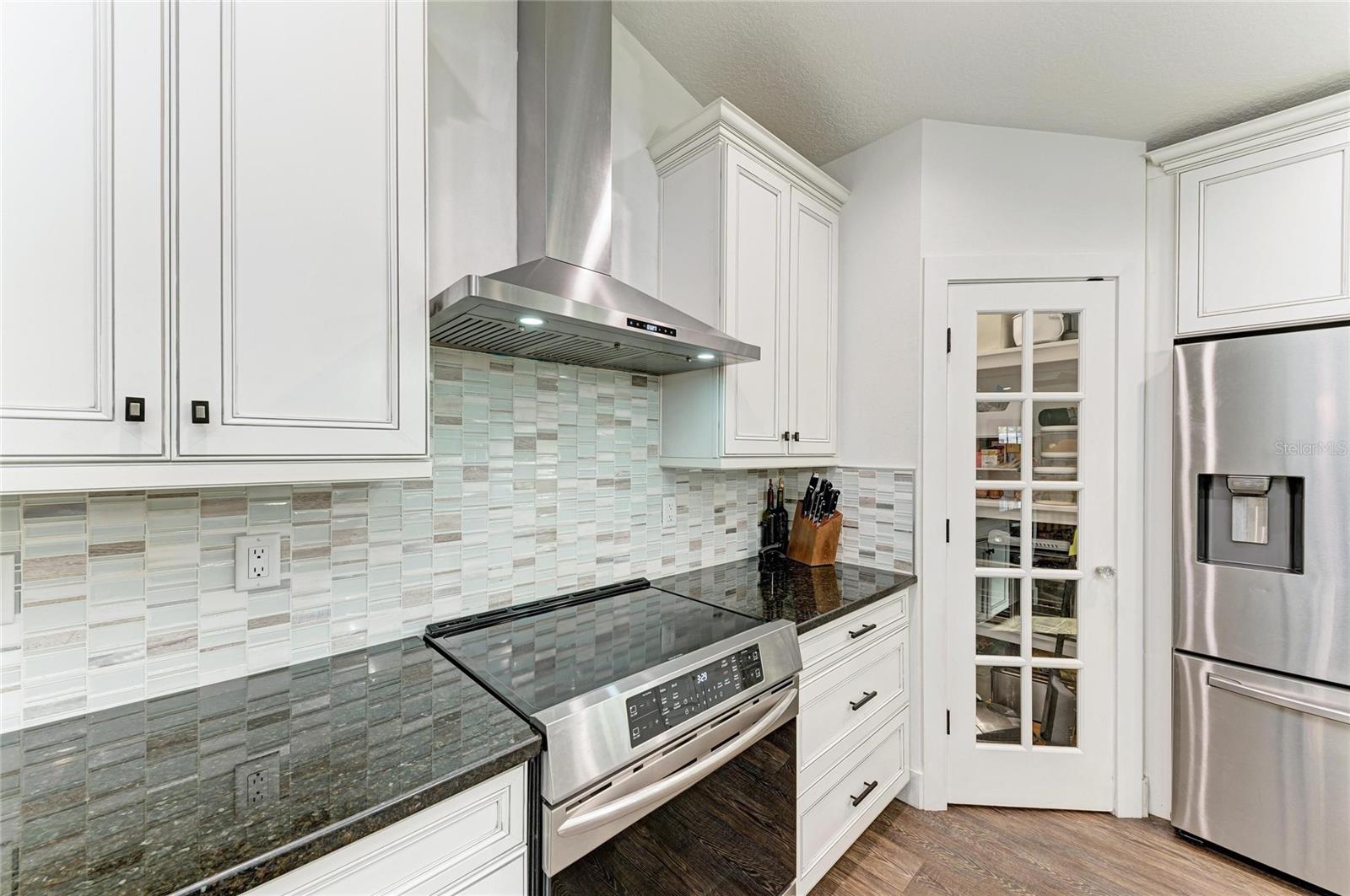 Image 20 of 54 For 606 19th Avenue W