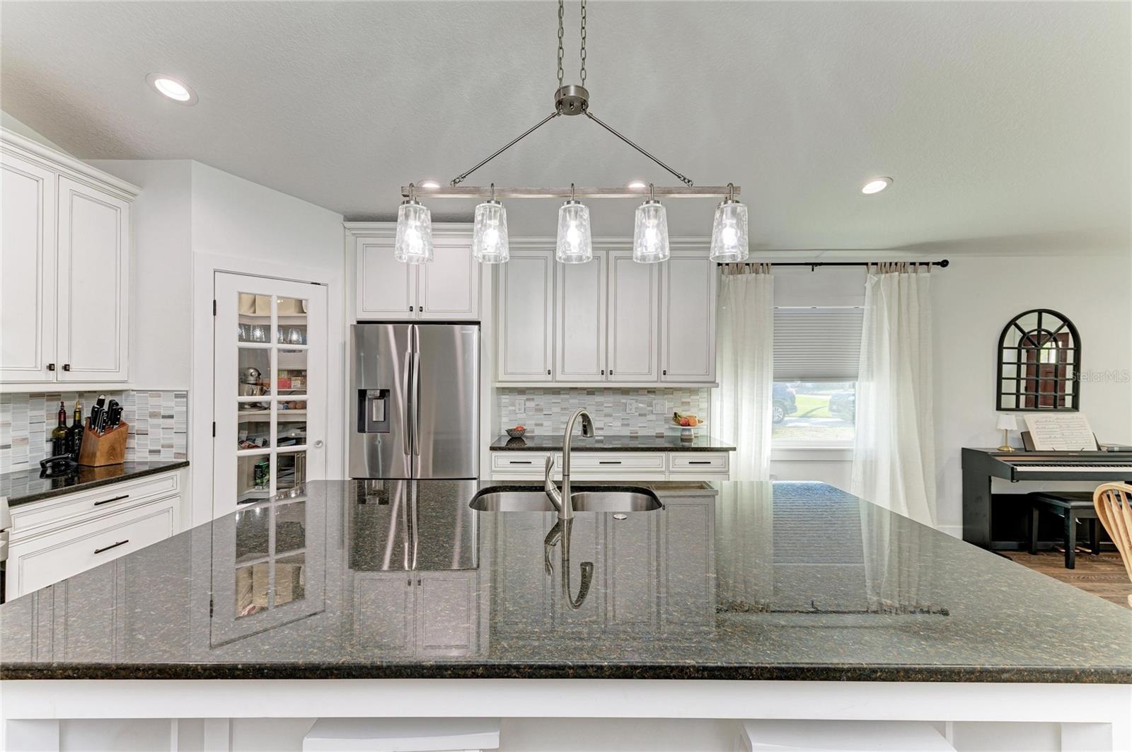 Image 21 of 54 For 606 19th Avenue W