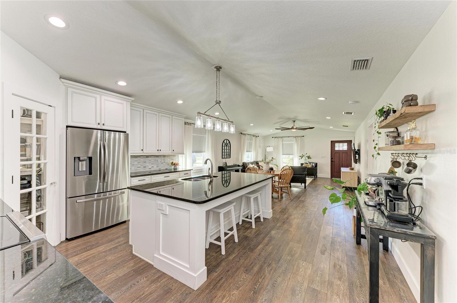 Image 23 of 54 For 606 19th Avenue W